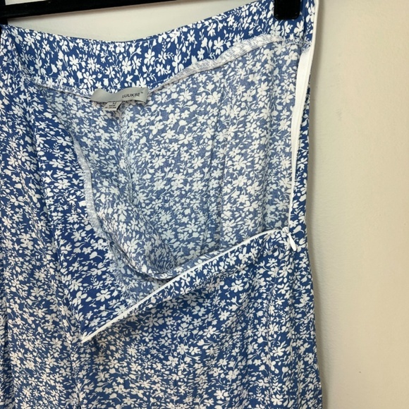 Luukse Wide Leg High Rise Ditsy Floral Pants Blue Rayon Side Zip Flowy Sz Medium - Picture 5 of 11